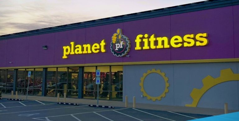 Planet Fitness aterriza con su primer club en Sevilla: nuevo gimnasio low-cost en La Macarena.